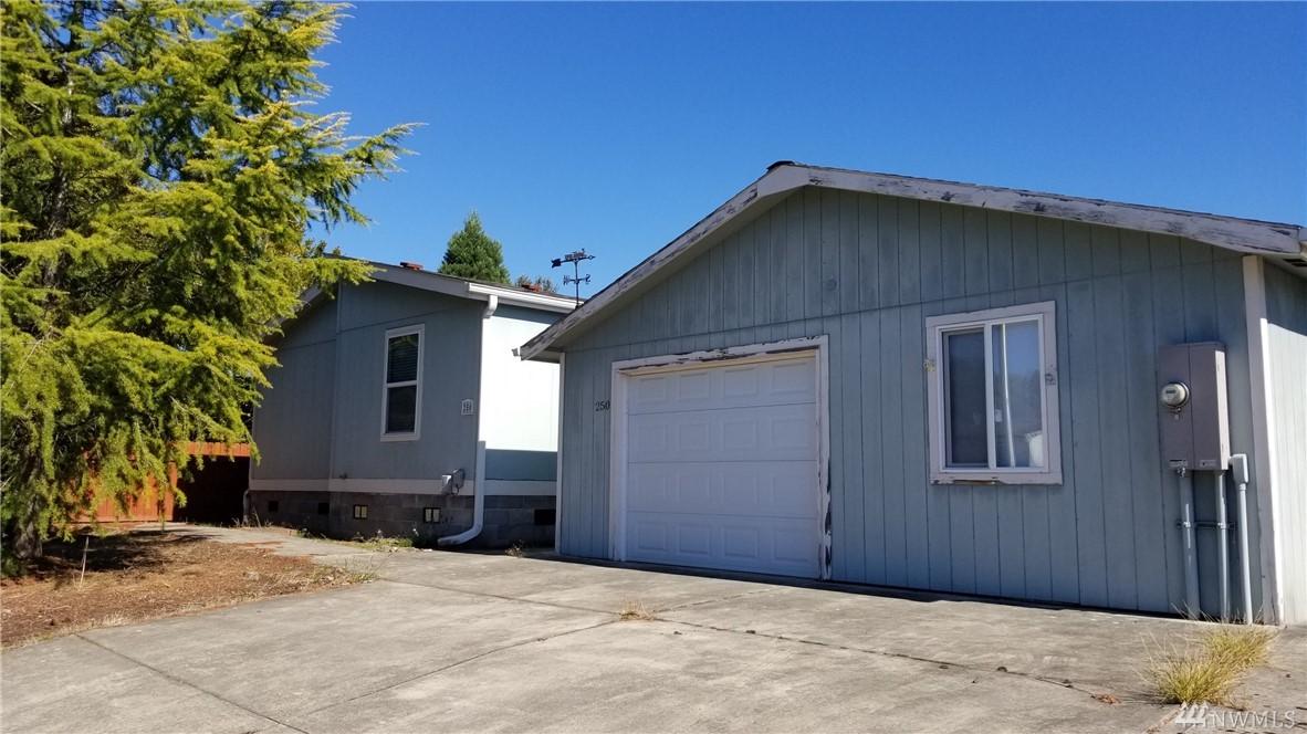 250 Sycamore St - Photo 1