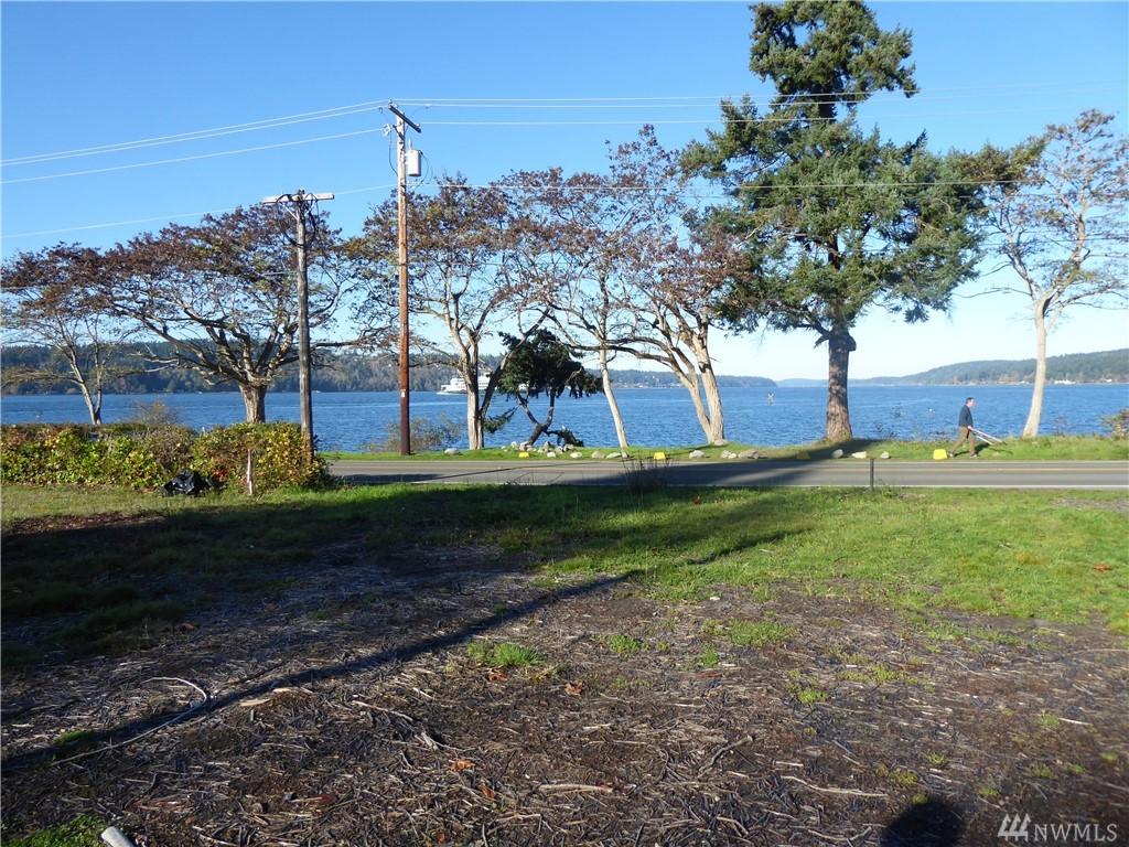 4413 Beach Dr - Photo 1