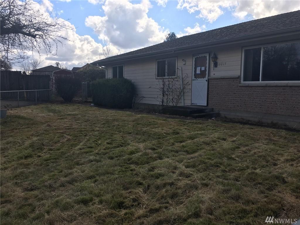10817 213th St - Photo 1