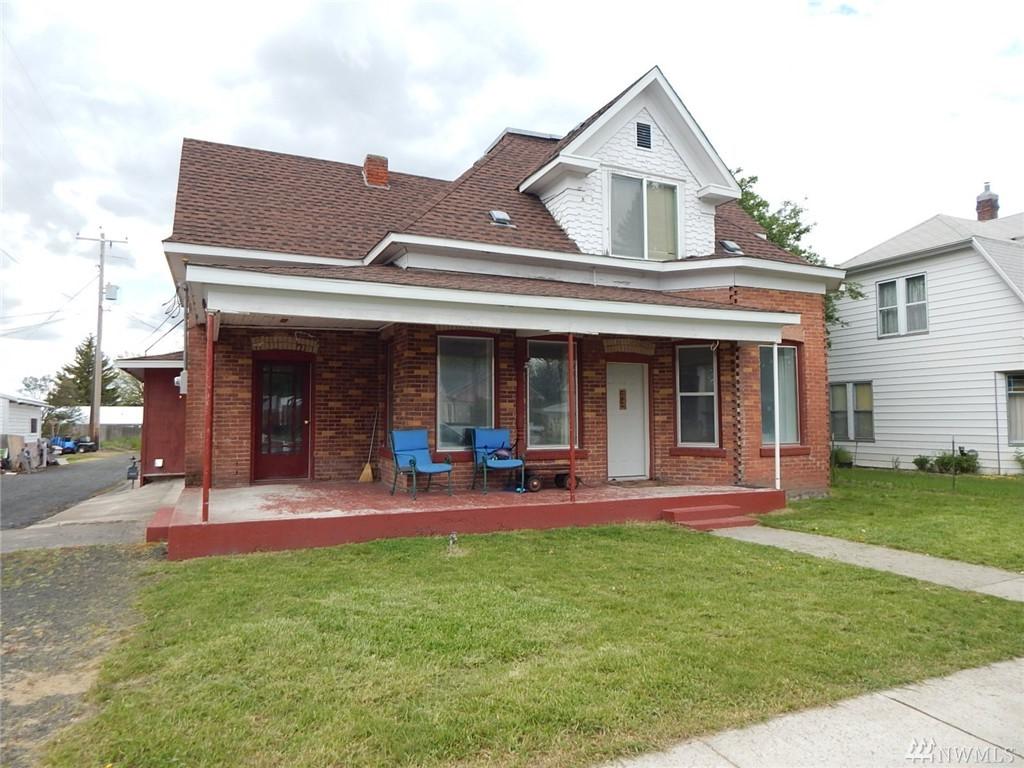 107 3rd St - Photo 1