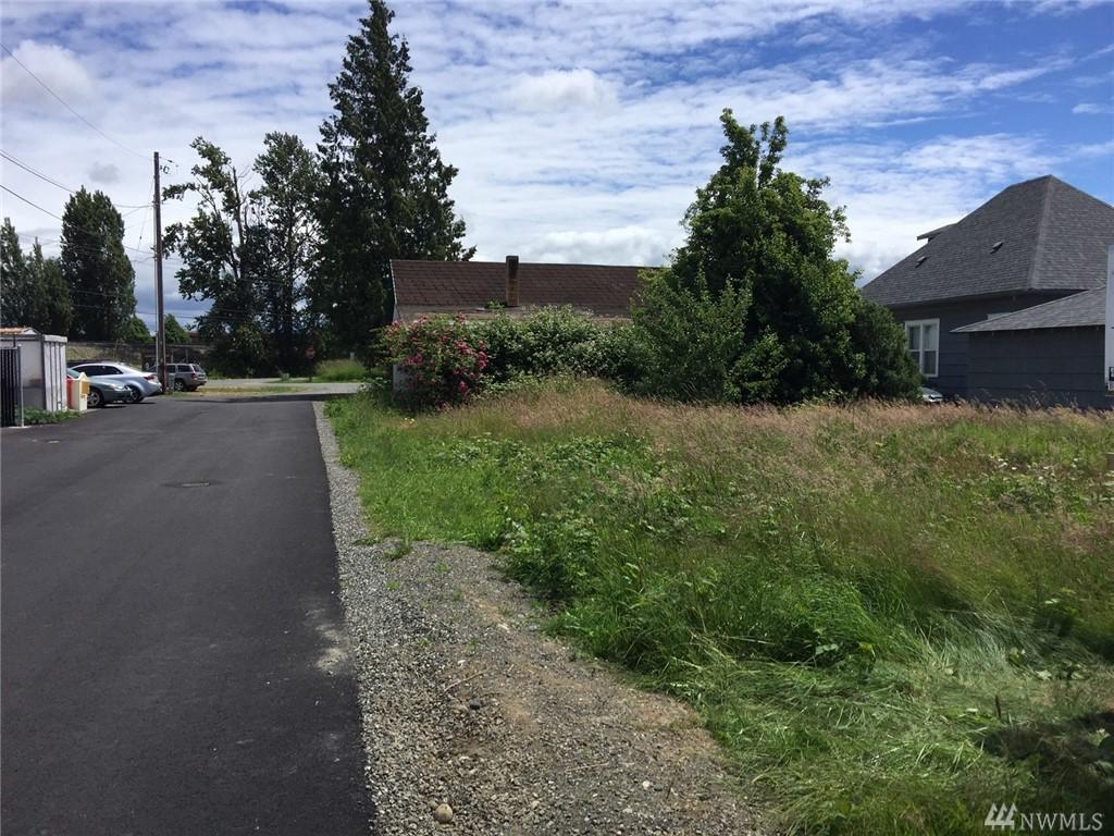5519 Baker St - Photo 1
