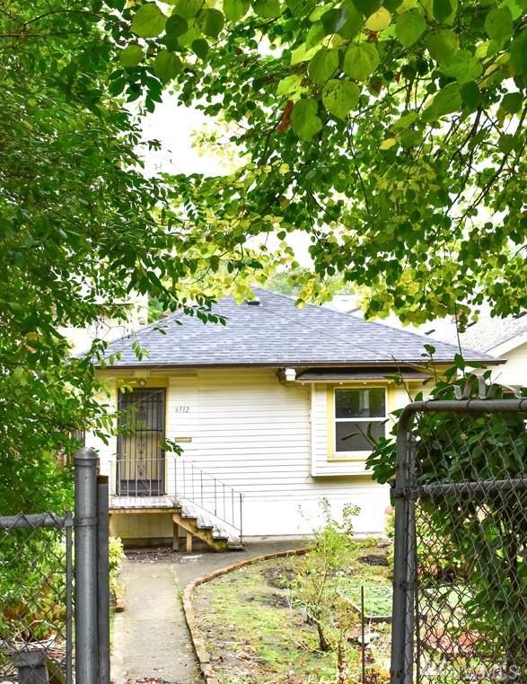 6512 Rainier Ave - Photo 1