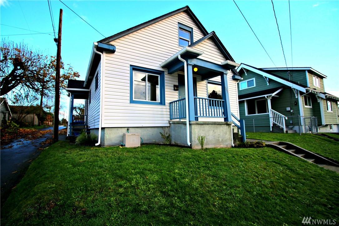 711 Proctor St - Photo 1