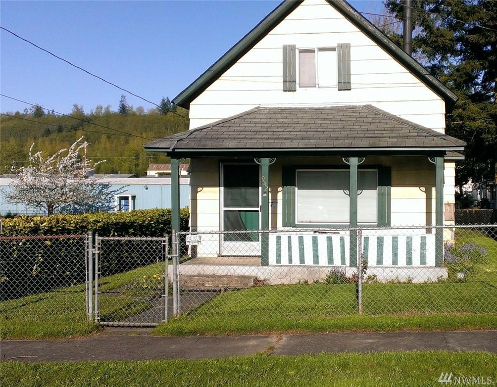 942 Pennsylvania Ave - Photo 1