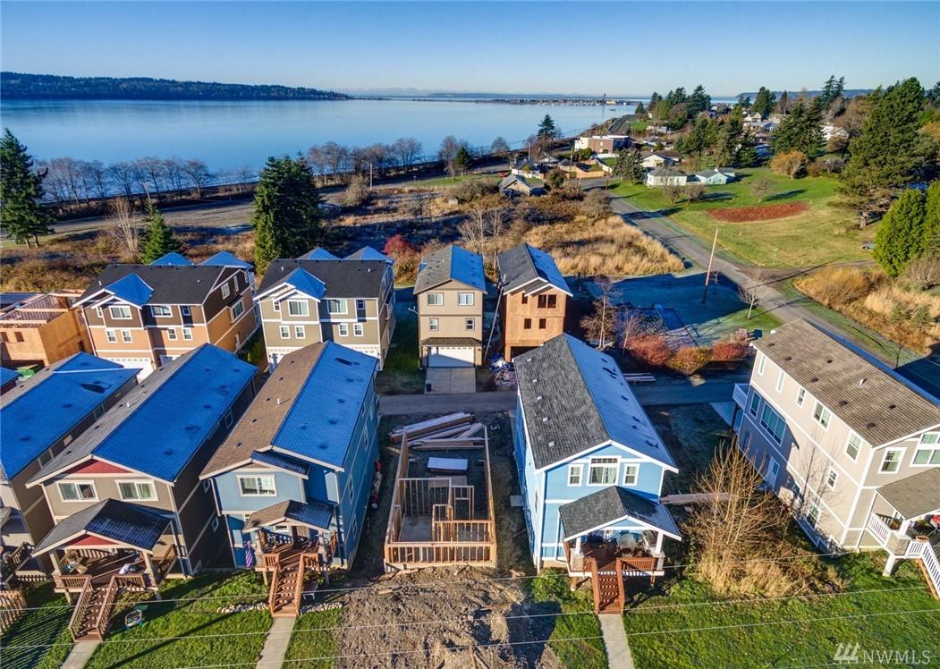 1637 Bayview - Photo 1