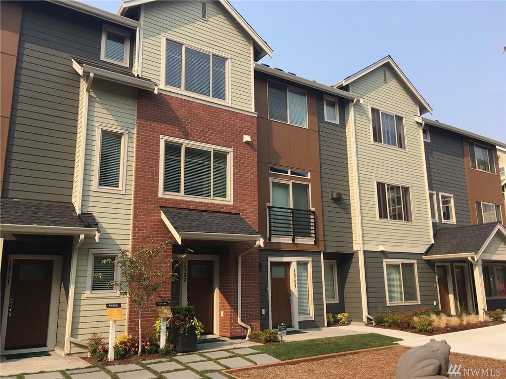 15711 15th St - Photo 1