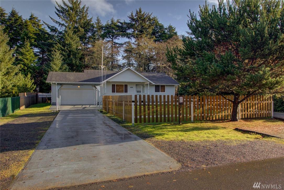 688 Copalis Ave - Photo 1
