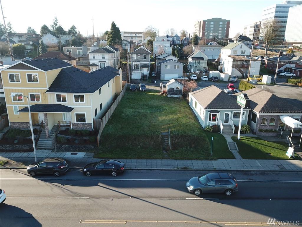 3122 Broadway Ave - Photo 1