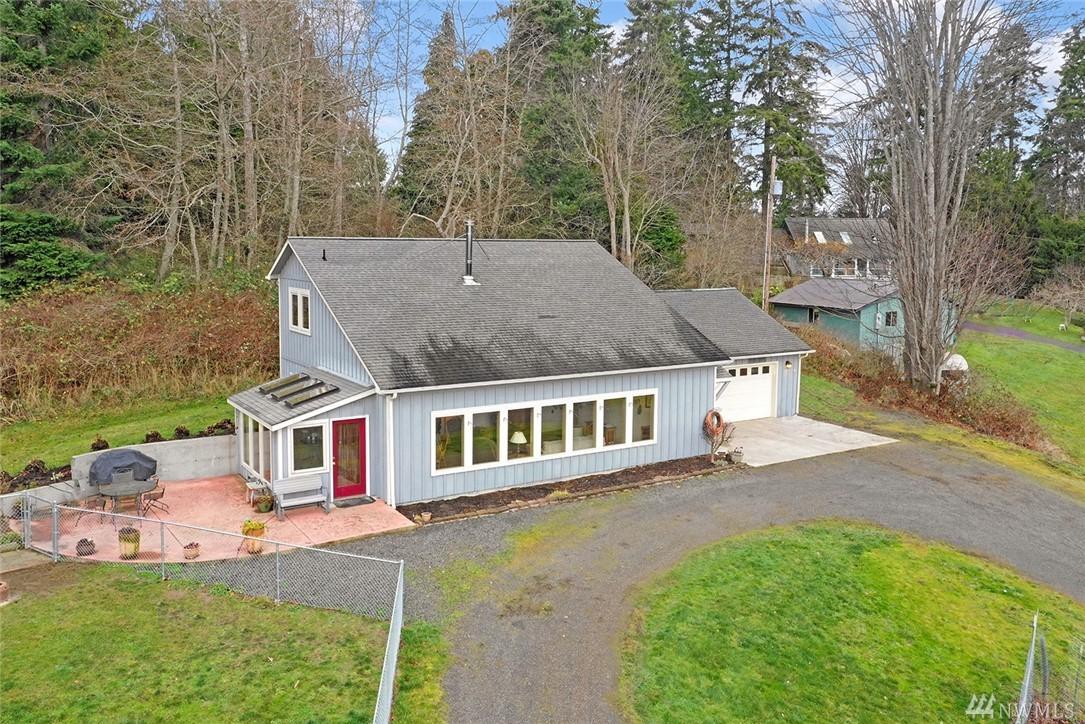 591 Olympus Blvd - Photo 1