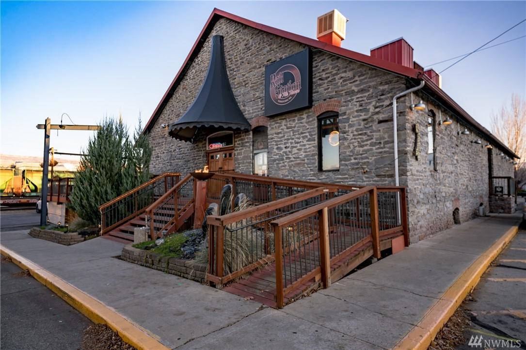 29 Columbia St - Photo 1