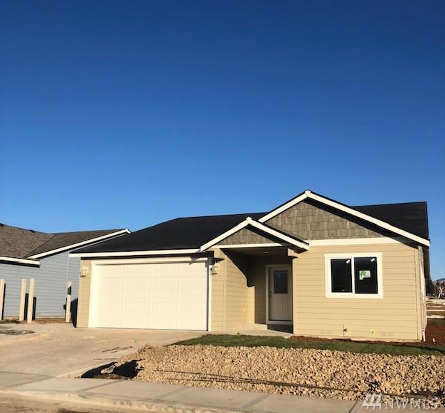 219 Pershing Cir - Photo 1
