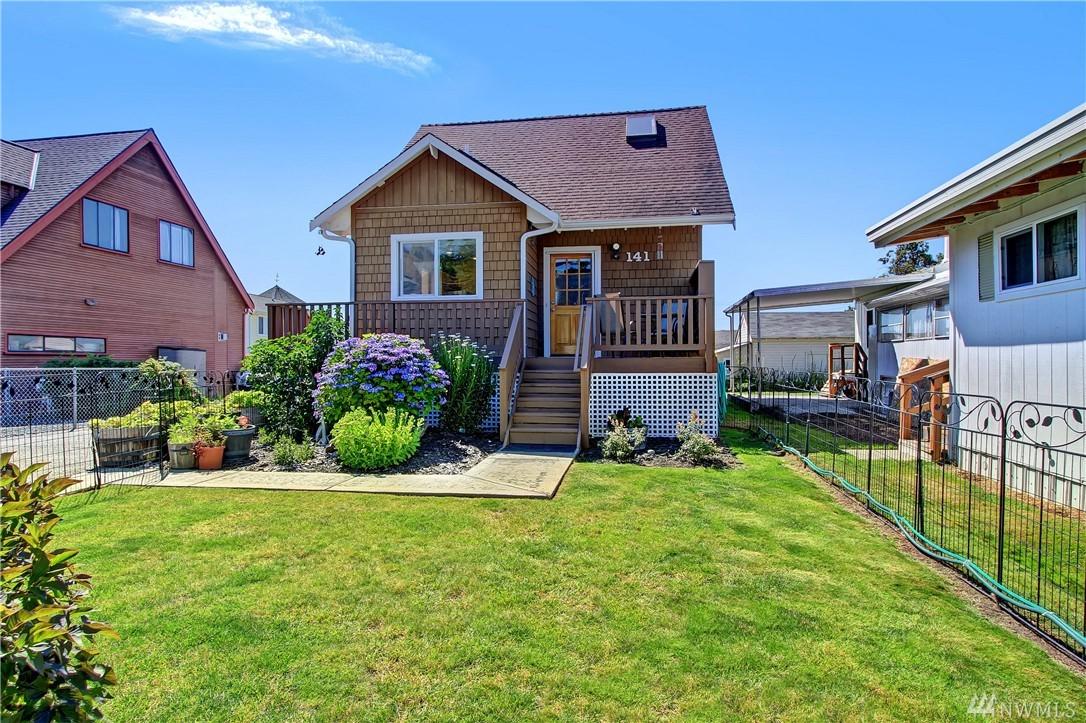 141 Maple St - Photo 1