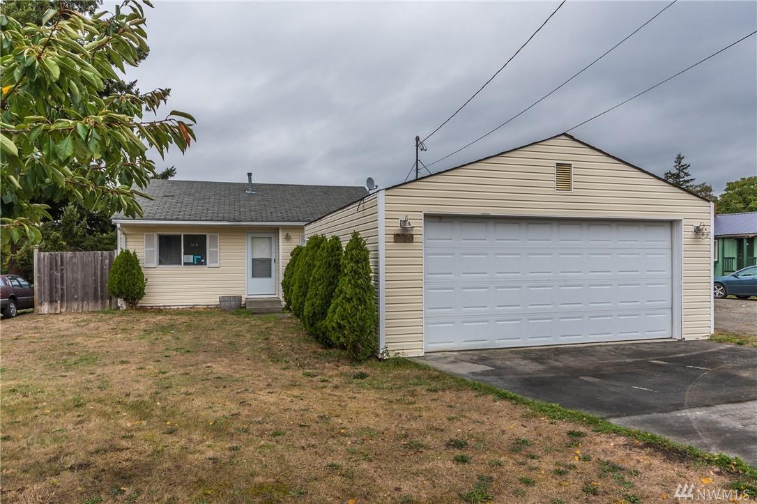 1462 Whidbey Ave - Photo 1
