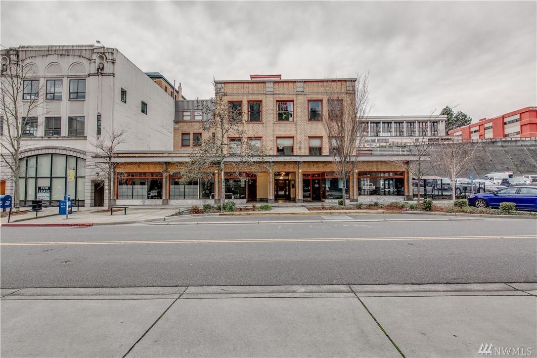744 Market St - Photo 1