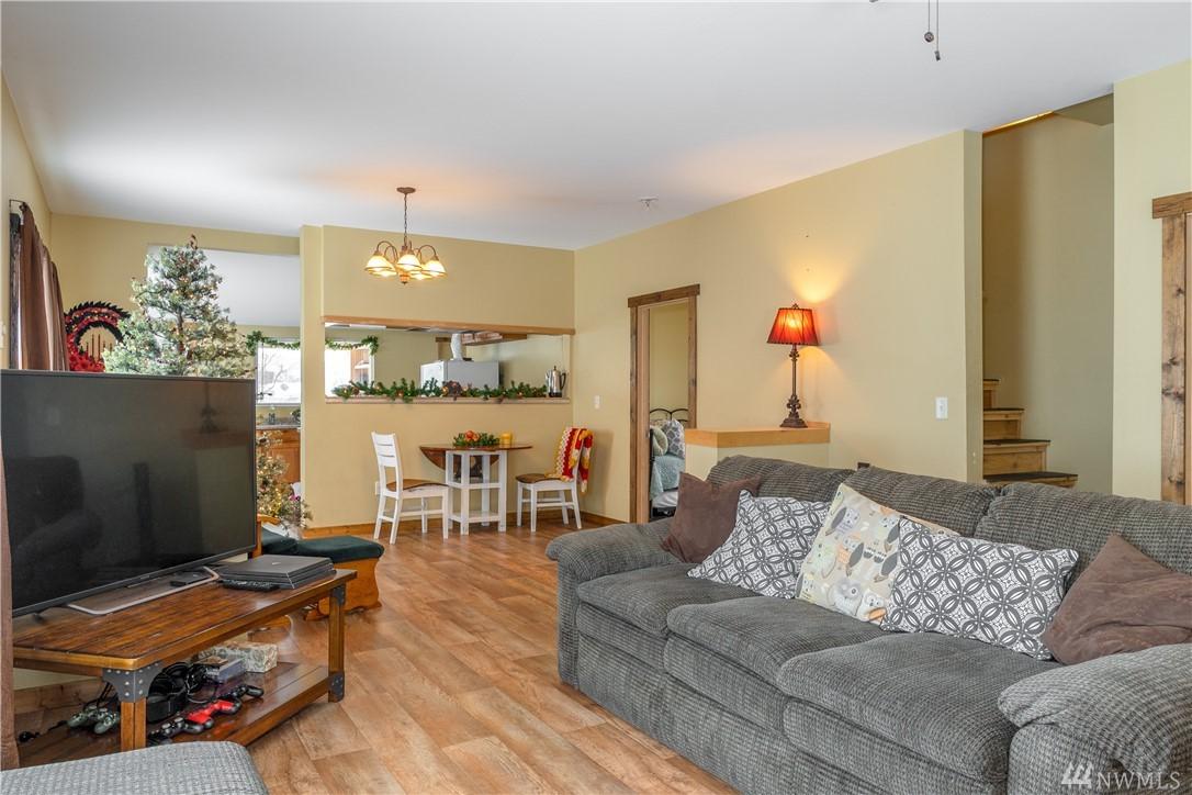 241 Beach St - Photo 1