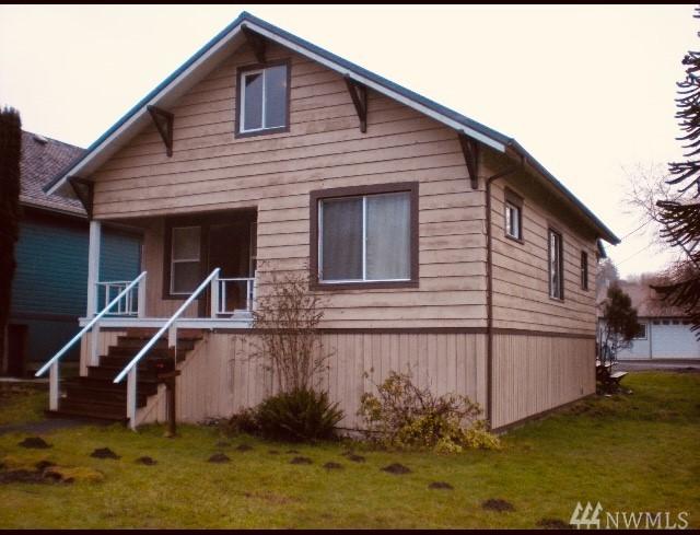 1137 Willapa St - Photo 1