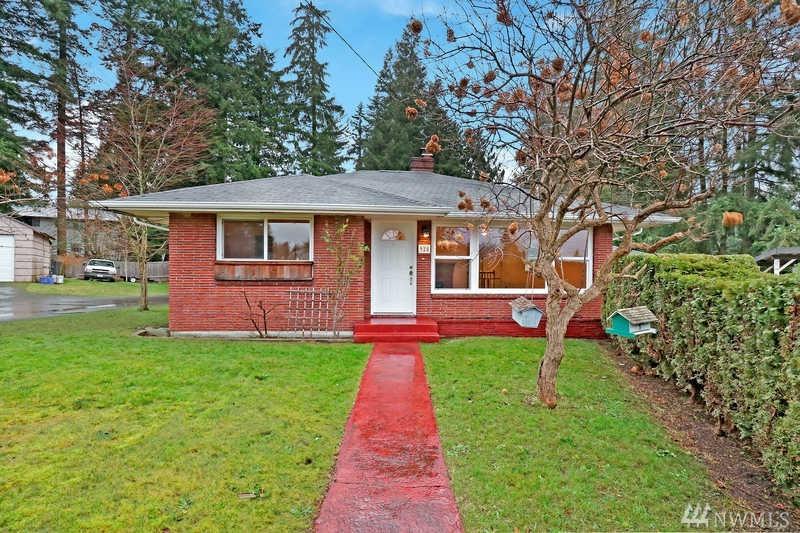 928 Woodlawn Ave - Photo 1