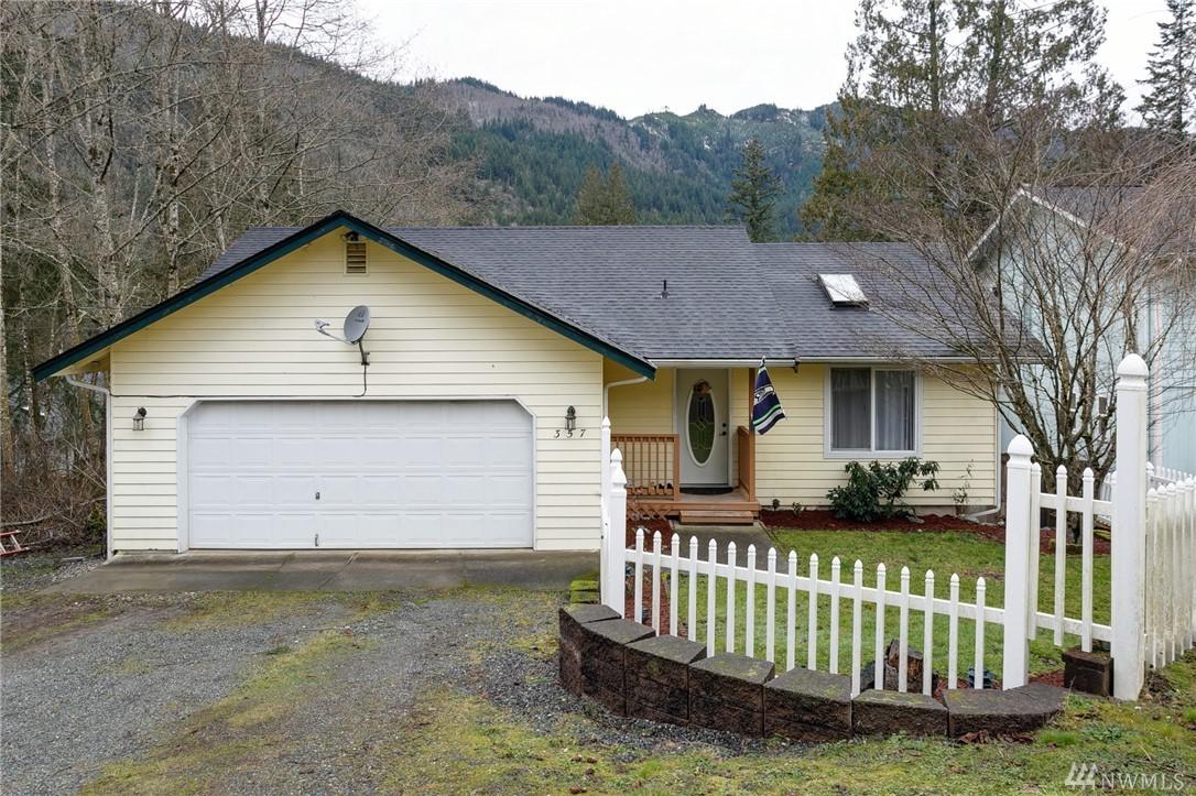 357 Lakeside Dr - Photo 1
