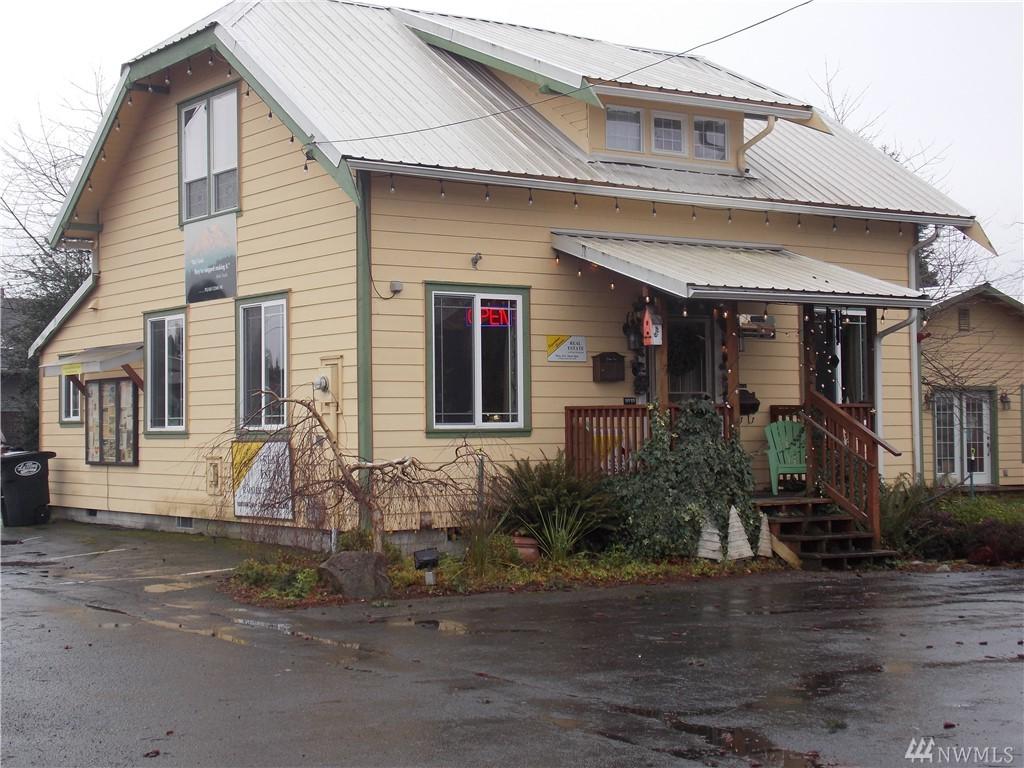 302 Binghampton St - Photo 1