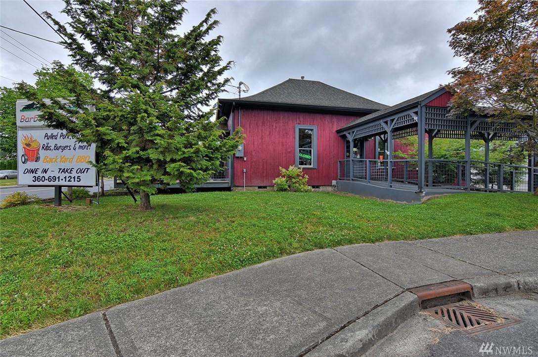 402 Stanley St - Photo 1