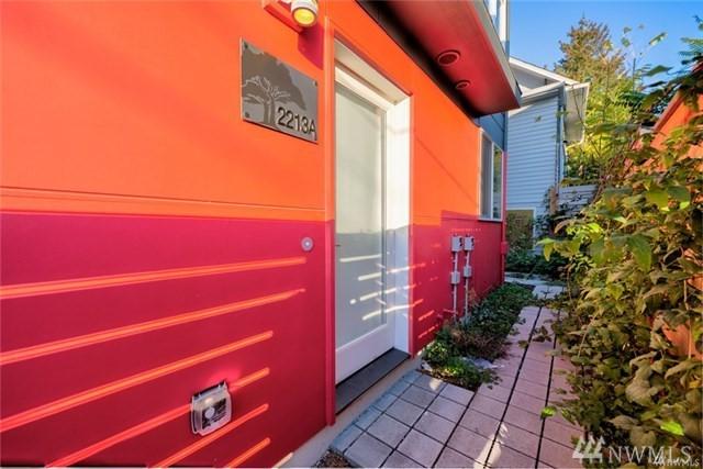 2213 Franklin Ave - Photo 1