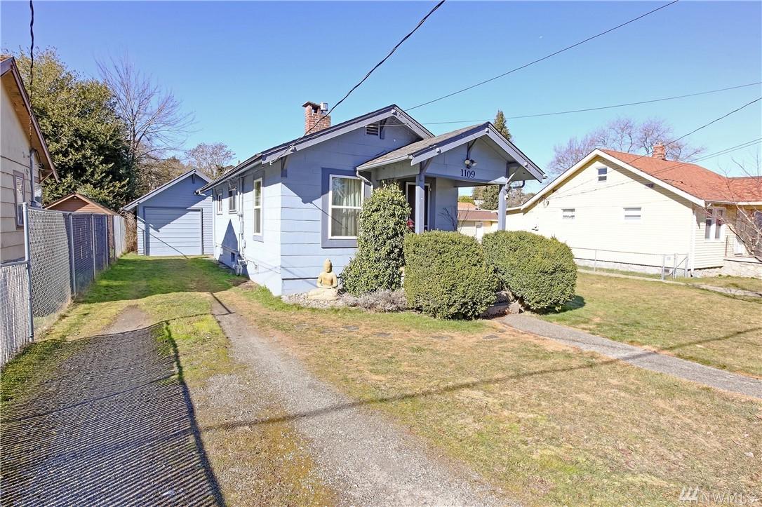 1109 Pennsylvania Ave - Photo 1