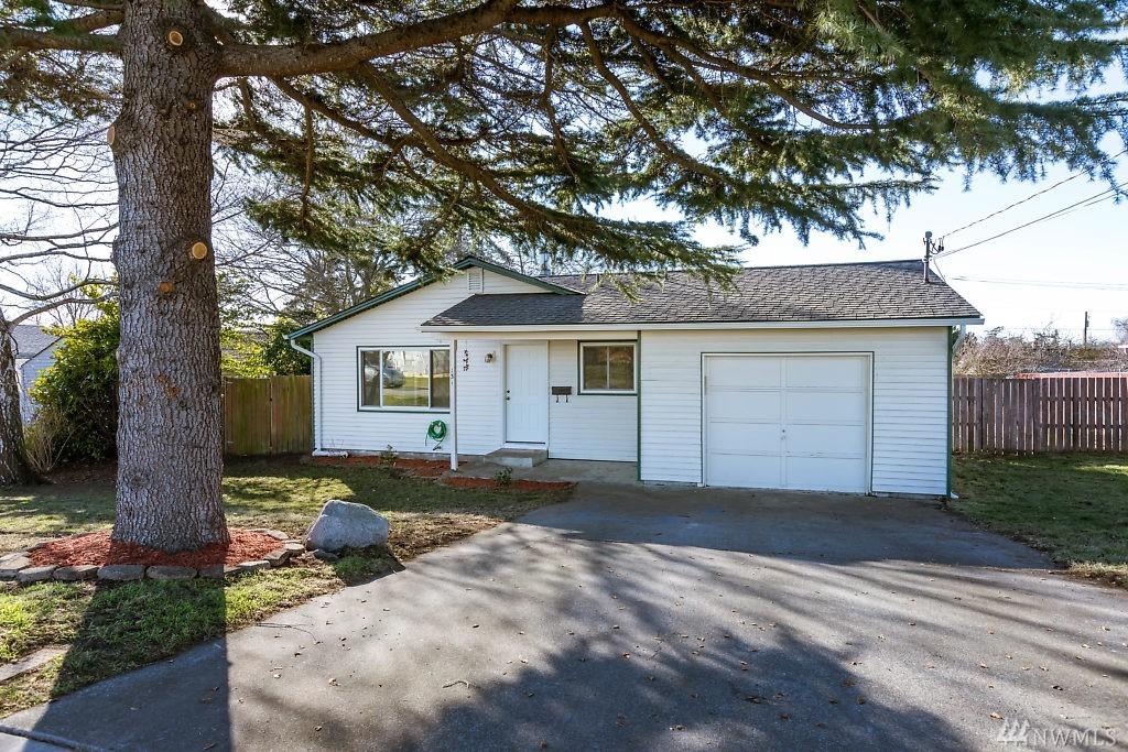 131 Pasek St - Photo 1