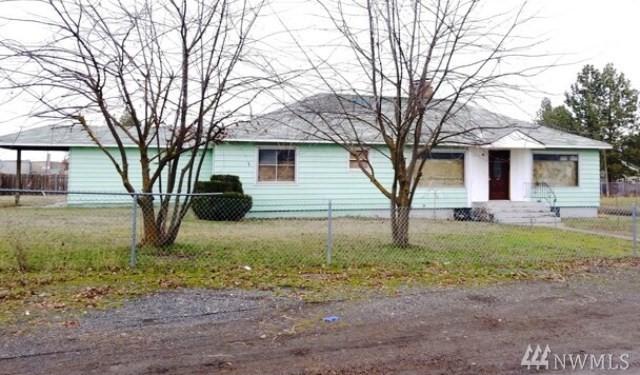 1607 Rosewood Ave - Photo 1