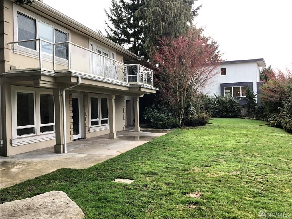 5019 112th Ave - Photo 1