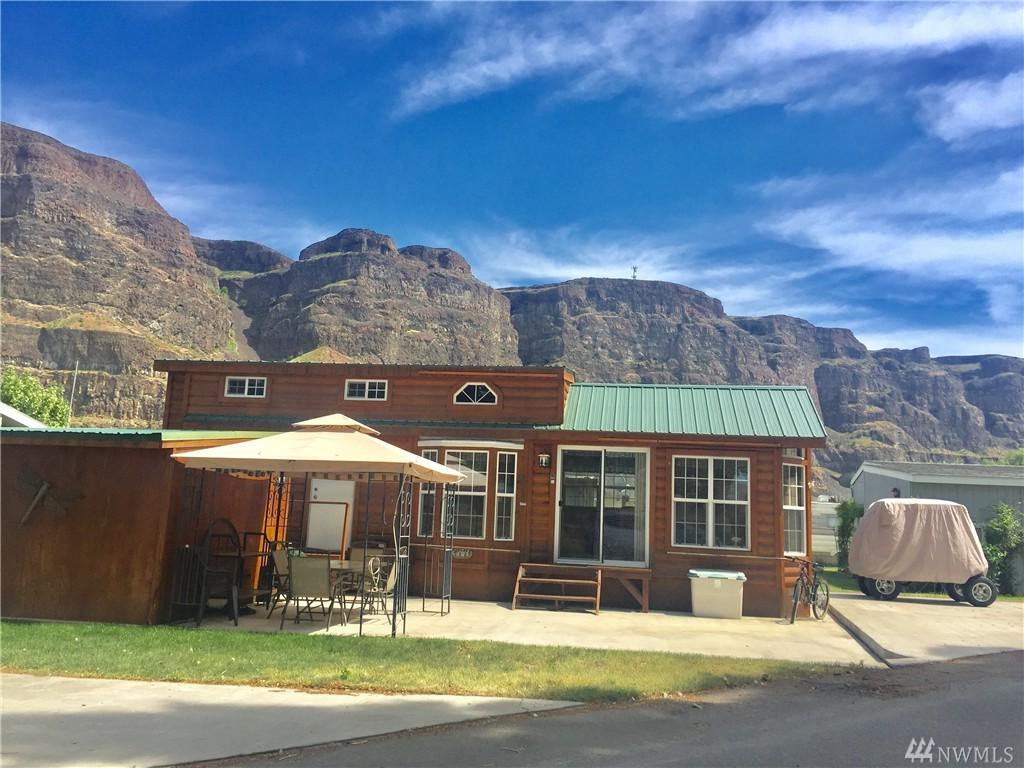 8818 Crescent Bar Rd - Photo 1