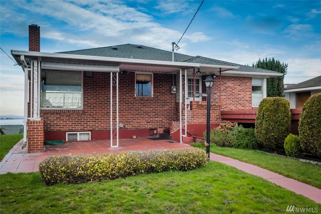 422 E Front - Photo 1
