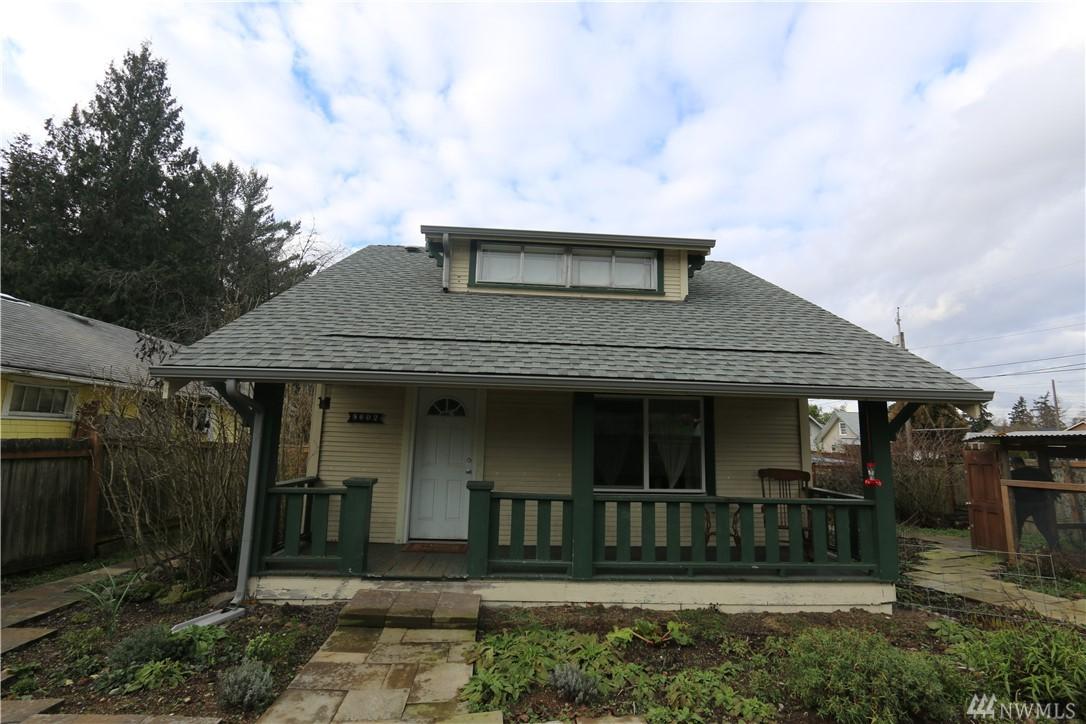 8602 Thompson Ave - Photo 1