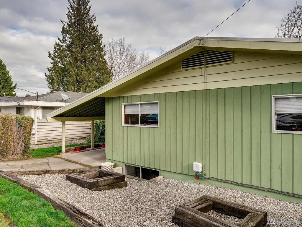 8628 42nd Ave - Photo 1