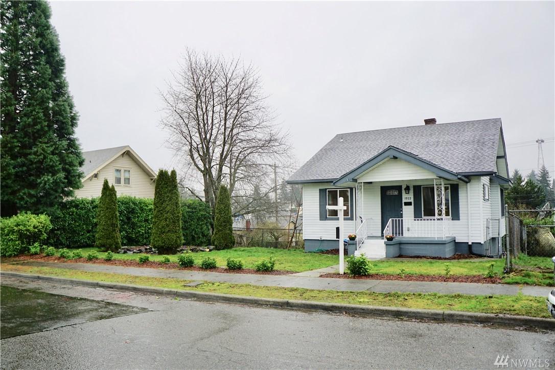 1922 Ash St - Photo 1