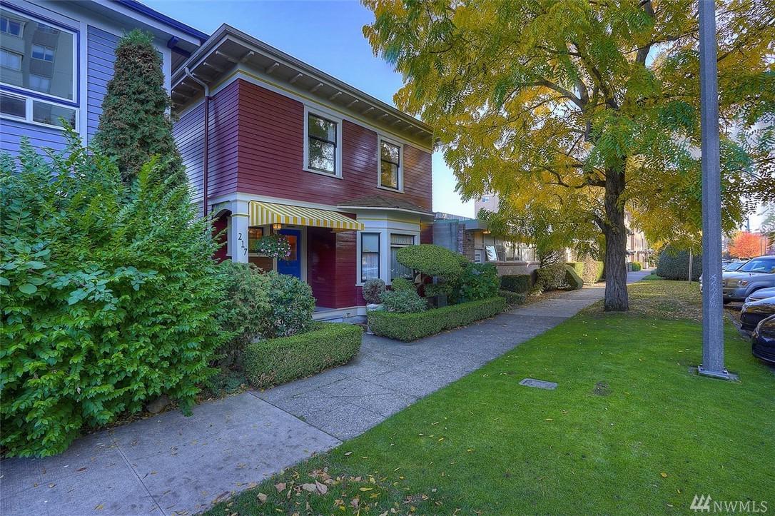 217 Tacoma Ave - Photo 1