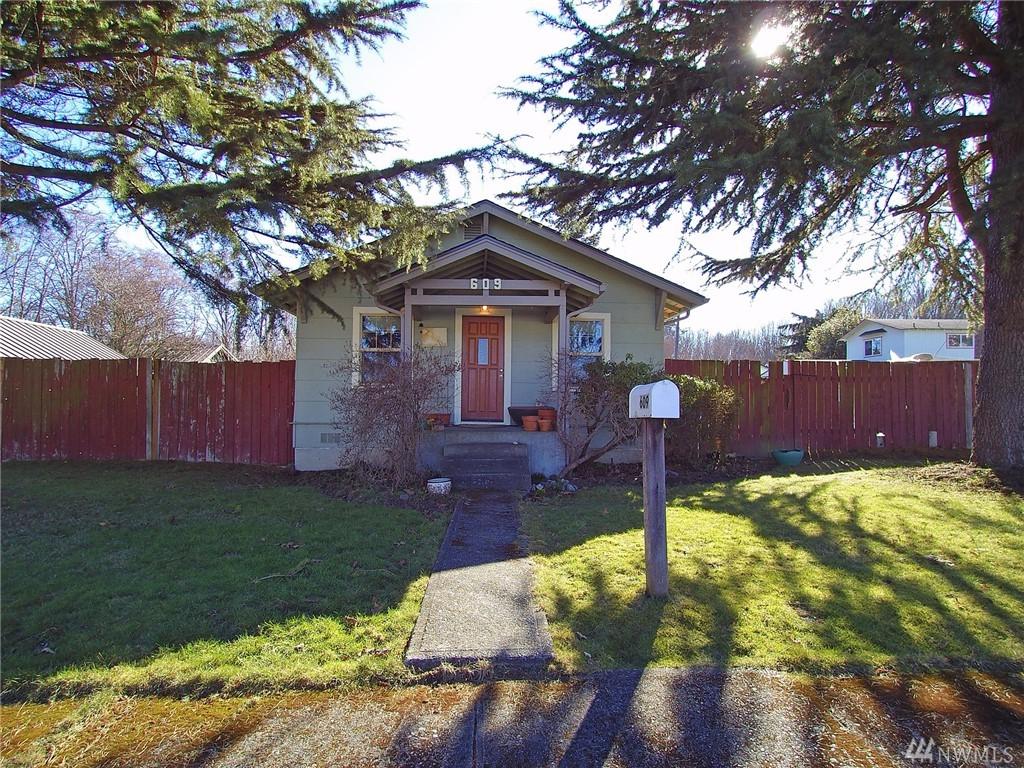 609 Albert St - Photo 1