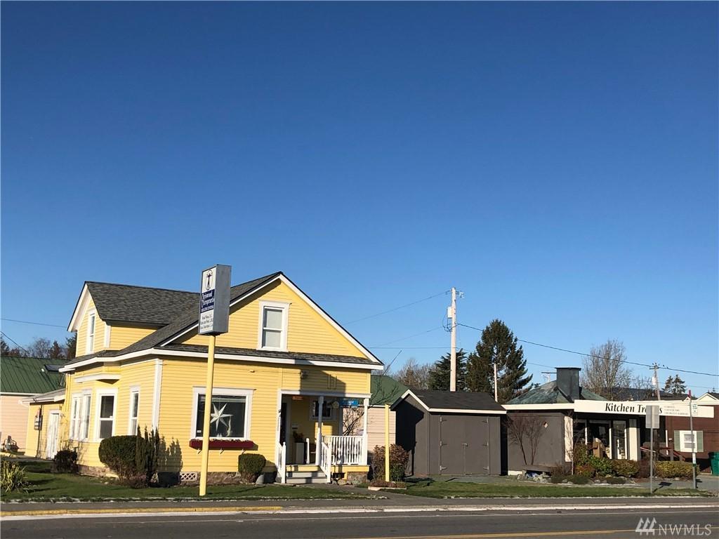 2318 Commercial Ave - Photo 1