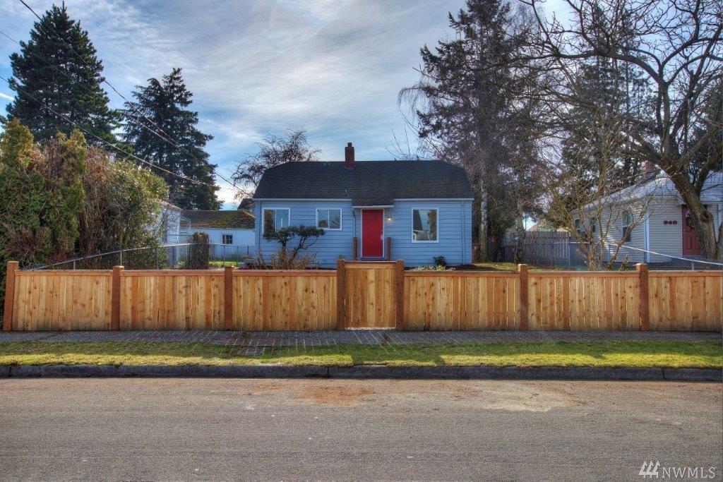 844 46th St - Photo 1