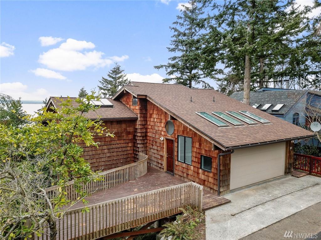213 Morey Ave - Photo 1