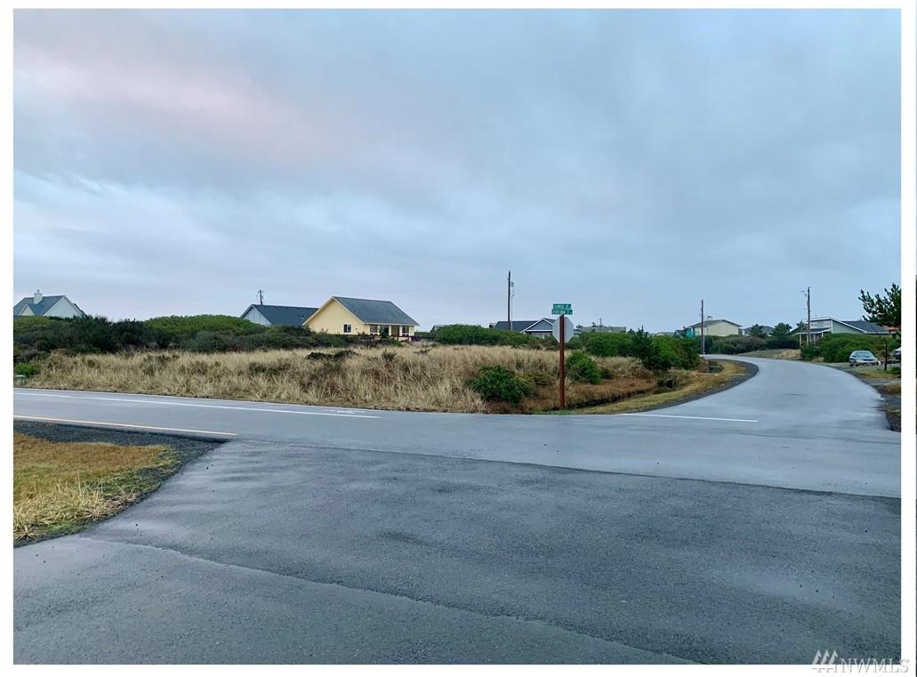 461 Sportsmen St - Photo 1