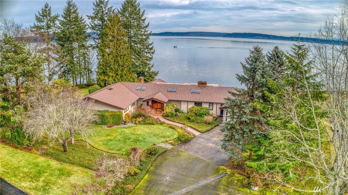 6736 78th Ave - Photo 1