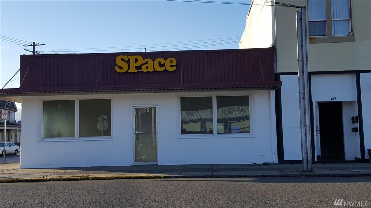 225 Tower Ave - Photo 1