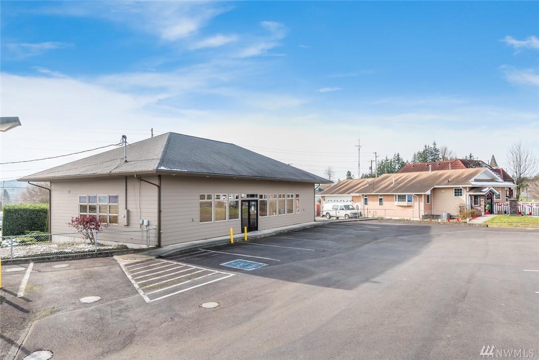 501 Pioneer Ave - Photo 1