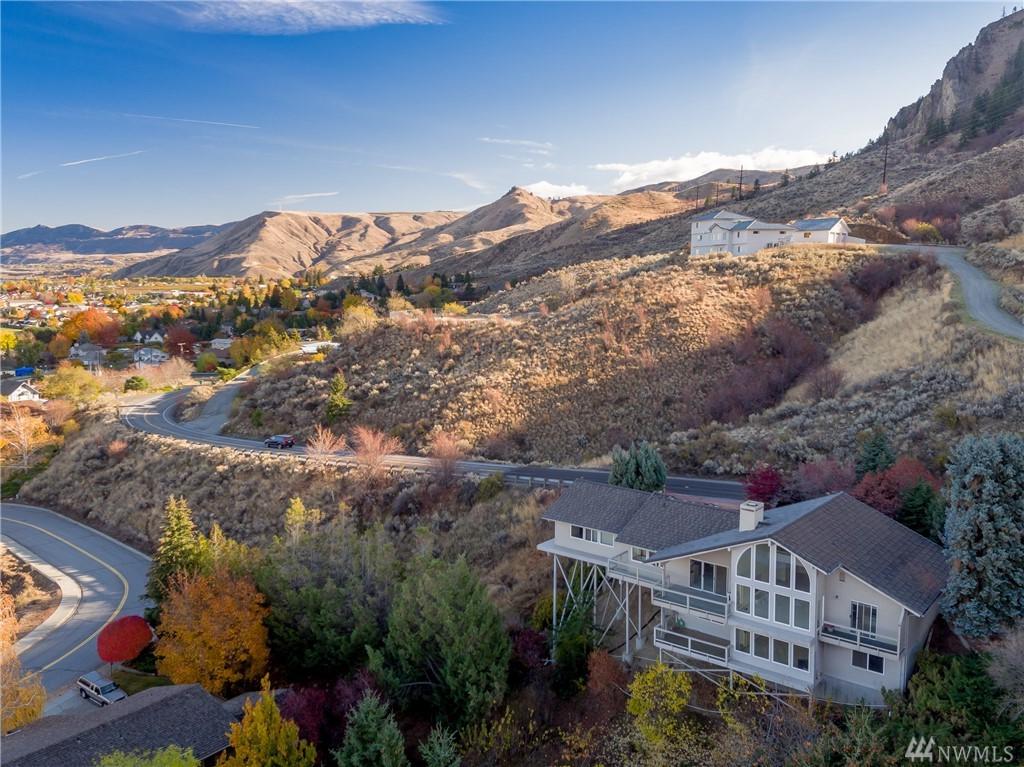 1504 Skyline Dr - Photo 1