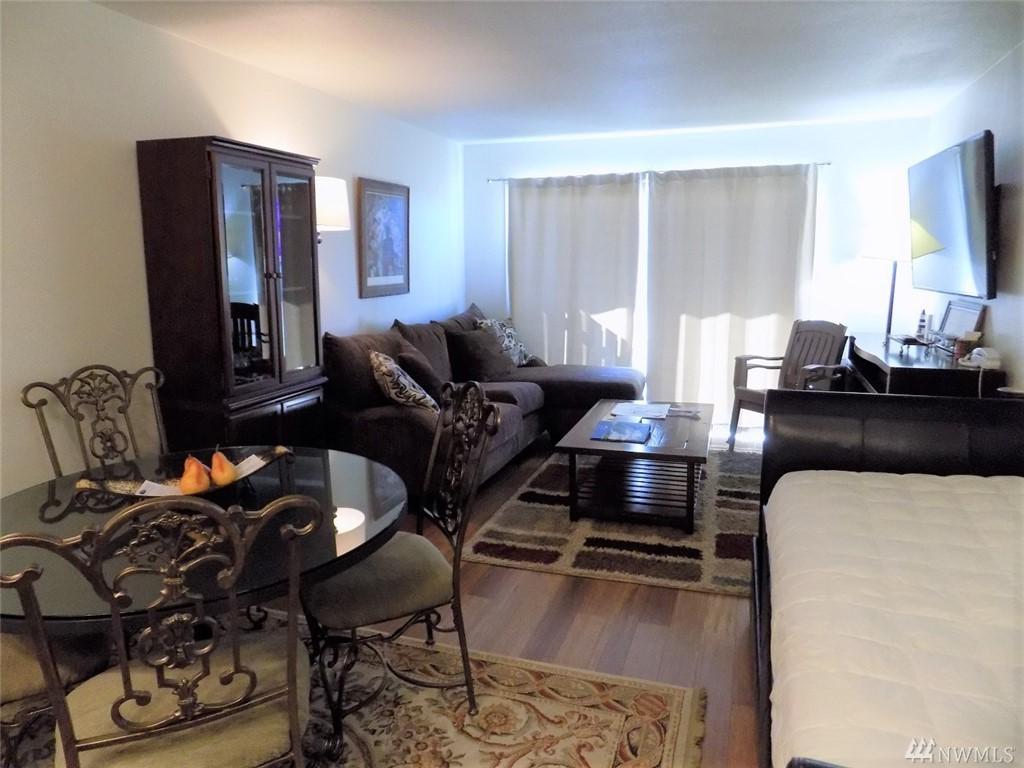 304 14th St - Photo 1