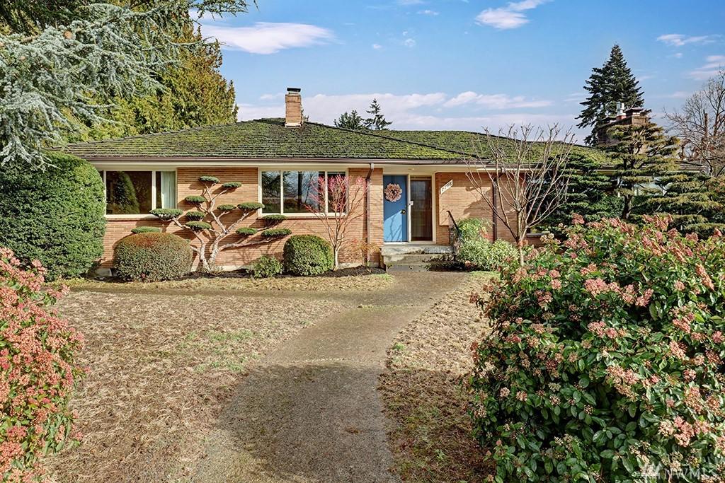 7778 Seward Park Ave - Photo 1
