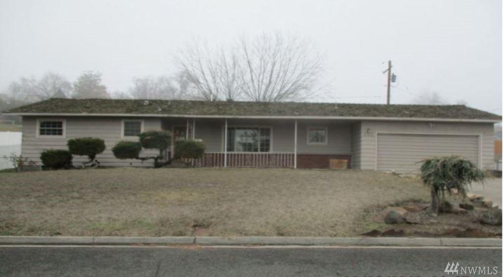 222 Merrick Ave - Photo 1