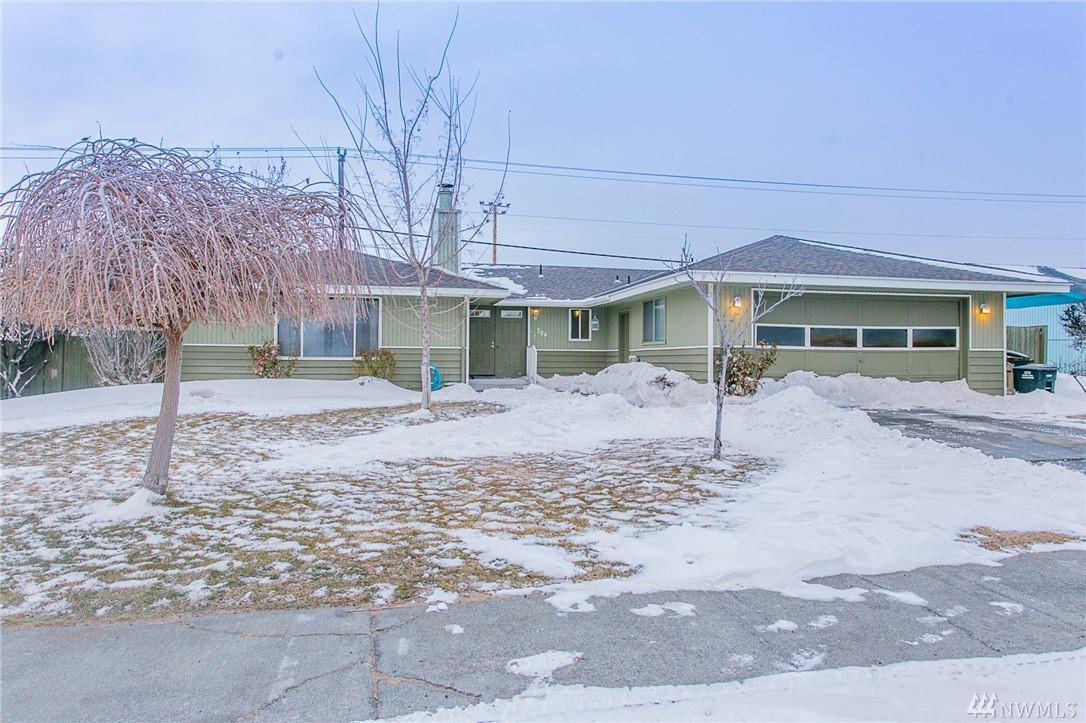 304 Sharon Ave - Photo 1