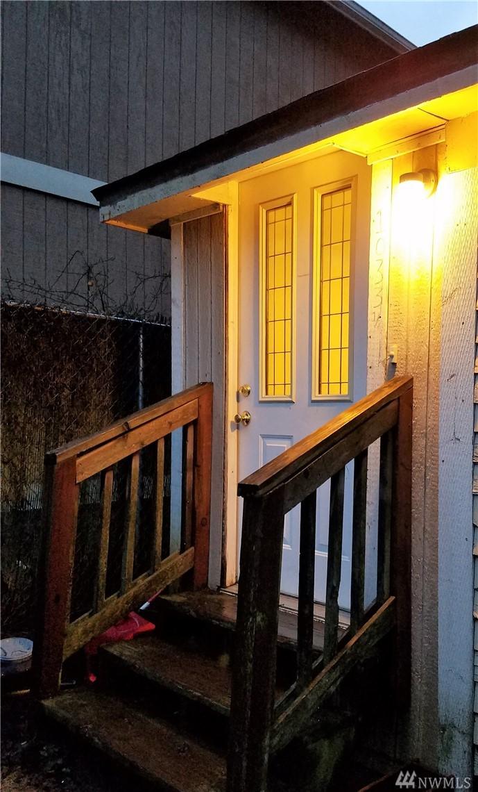 1033 5th St - Photo 1