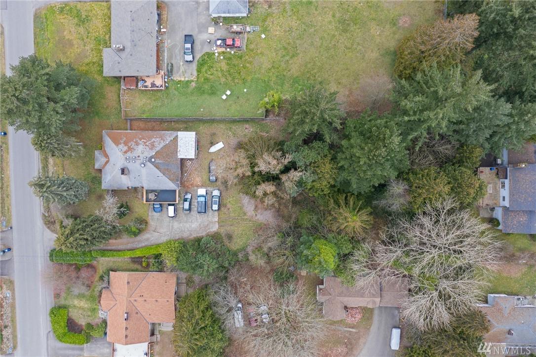 4614 168th St - Photo 1